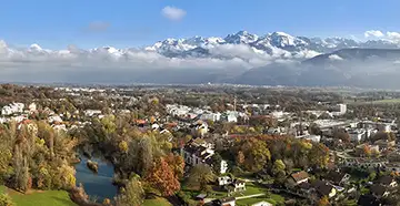 Plan de Meylan, la Zirst, les Béalières et massif de Belledone — Photo Adobe Stock Relief Drone